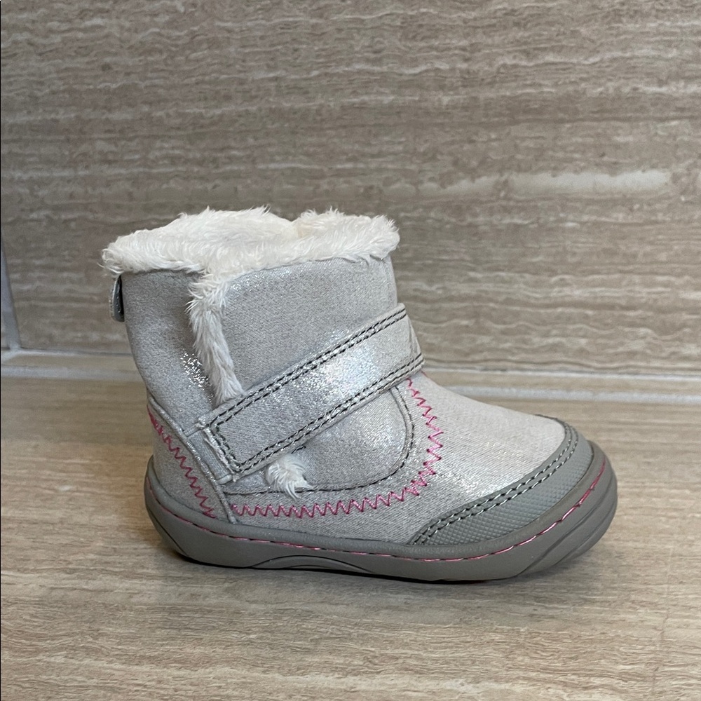 SURPRIZE NWOT Baby Girls Size 3 Cozy Gray and Pink Boots Velcro